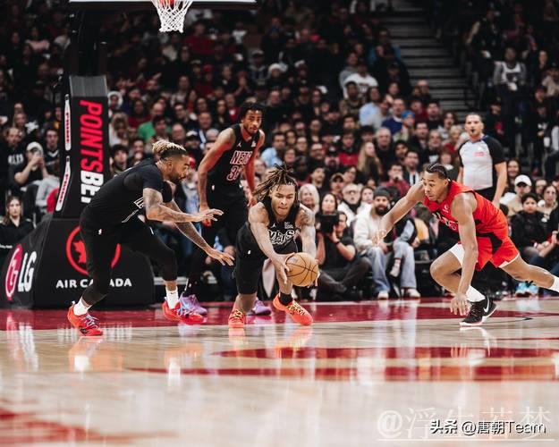 克拉克斯顿22+11难救主,巴恩斯砍15分助猛龙大胜篮网吞五连败 克拉克斯顿22+11难救主,巴恩斯砍15分助猛龙大胜篮网吞五连败